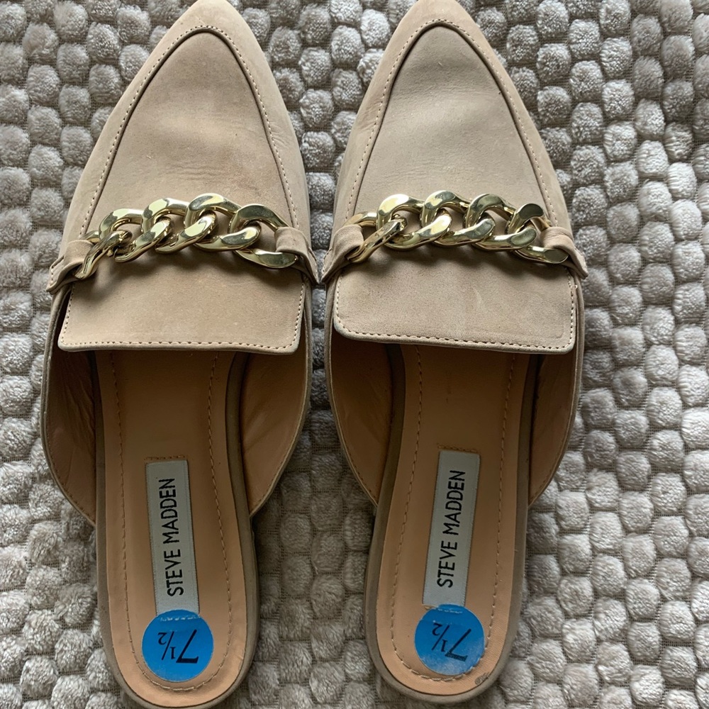 Excellent condition Sz 7.5 Steven Madden mules